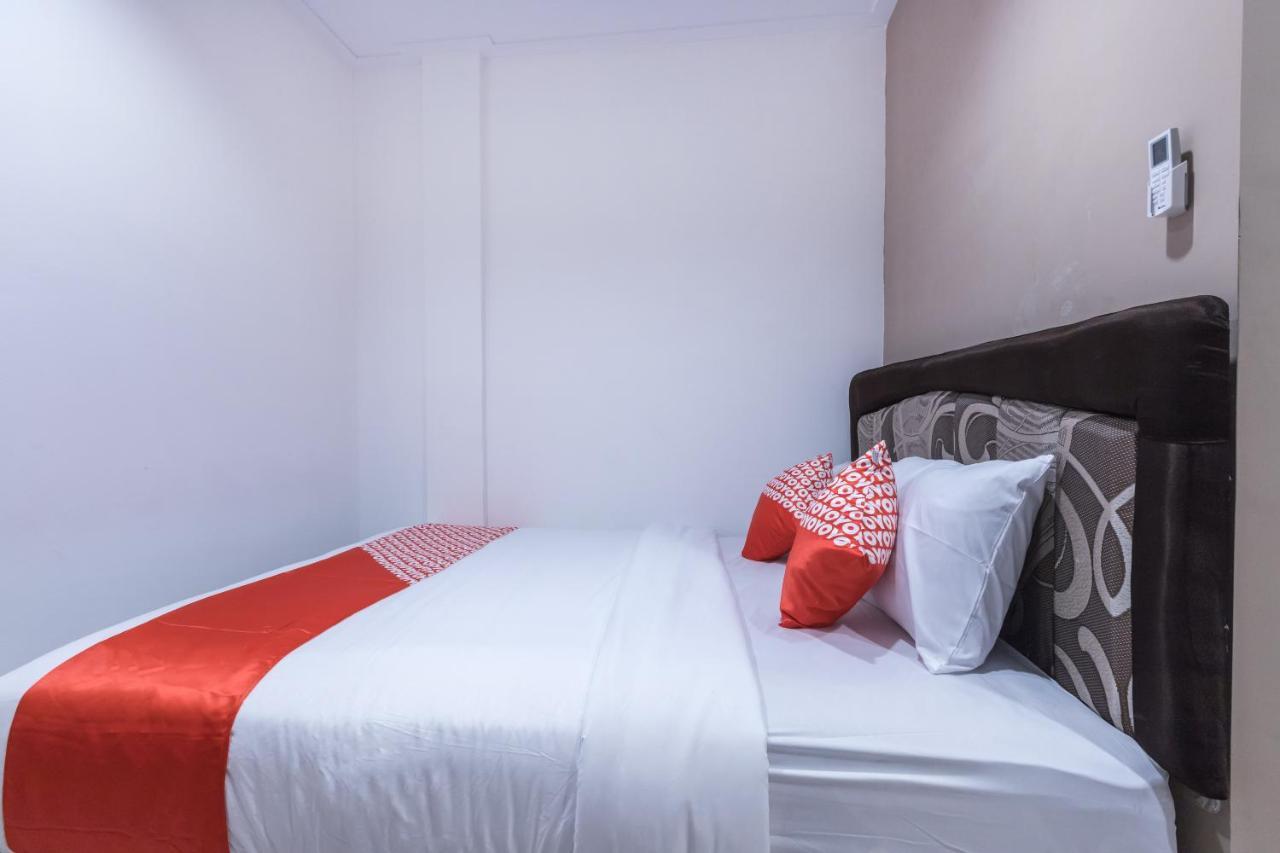 Oyo 1310 Urban Residence Джакарта Екстериор снимка