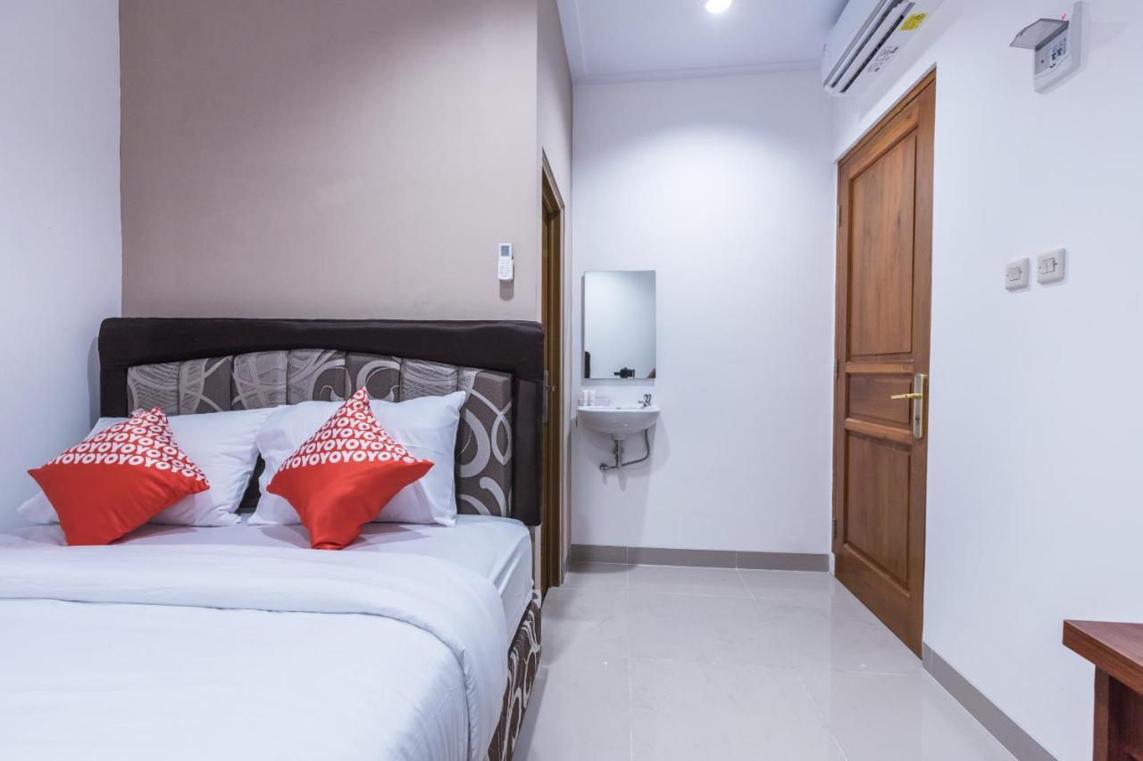 Oyo 1310 Urban Residence Джакарта Екстериор снимка